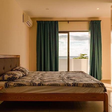 Stella Marris Beachfront Villa Pointe aux Sable Buitenkant foto