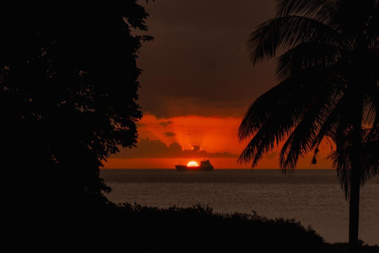 Stella Marris Beachfront Villa Pointe aux Sable Buitenkant foto