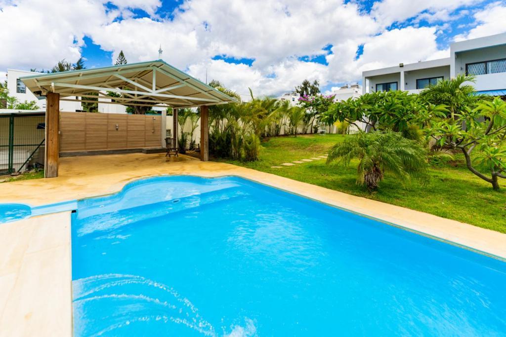 Stella Marris Beachfront Villa Pointe aux Sable Buitenkant foto