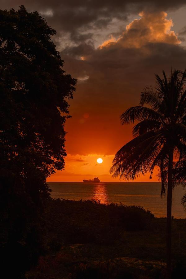 Stella Marris Beachfront Villa Pointe aux Sable Buitenkant foto