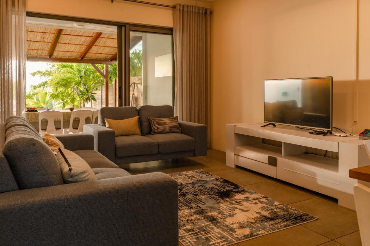 Stella Marris Beachfront Villa Pointe aux Sable Buitenkant foto
