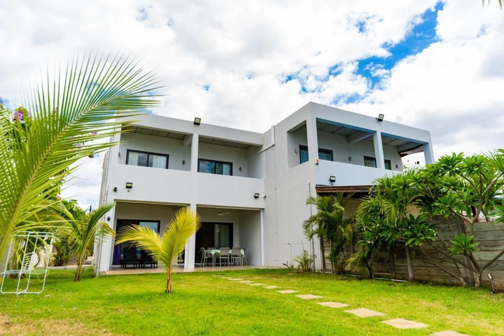 Stella Marris Beachfront Villa Pointe aux Sable Buitenkant foto