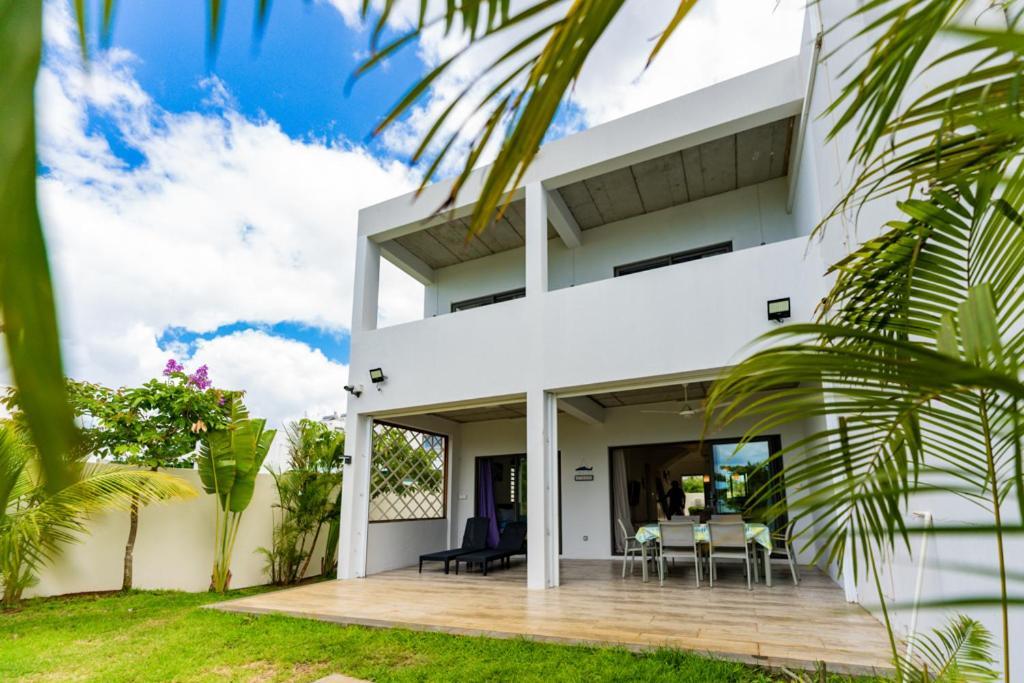 Stella Marris Beachfront Villa Pointe aux Sable Buitenkant foto