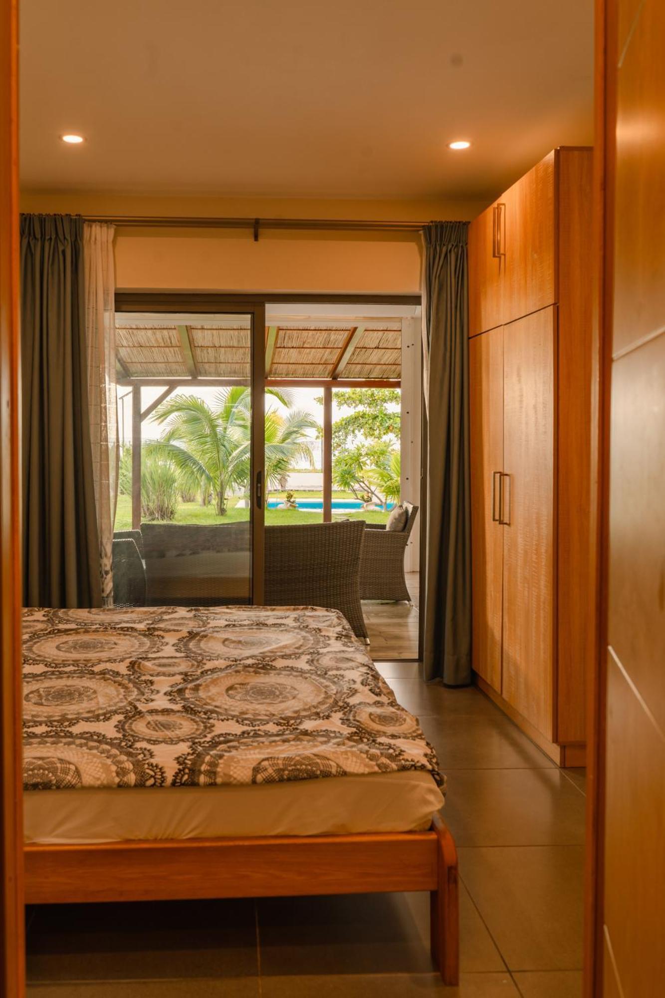 Stella Marris Beachfront Villa Pointe aux Sable Buitenkant foto